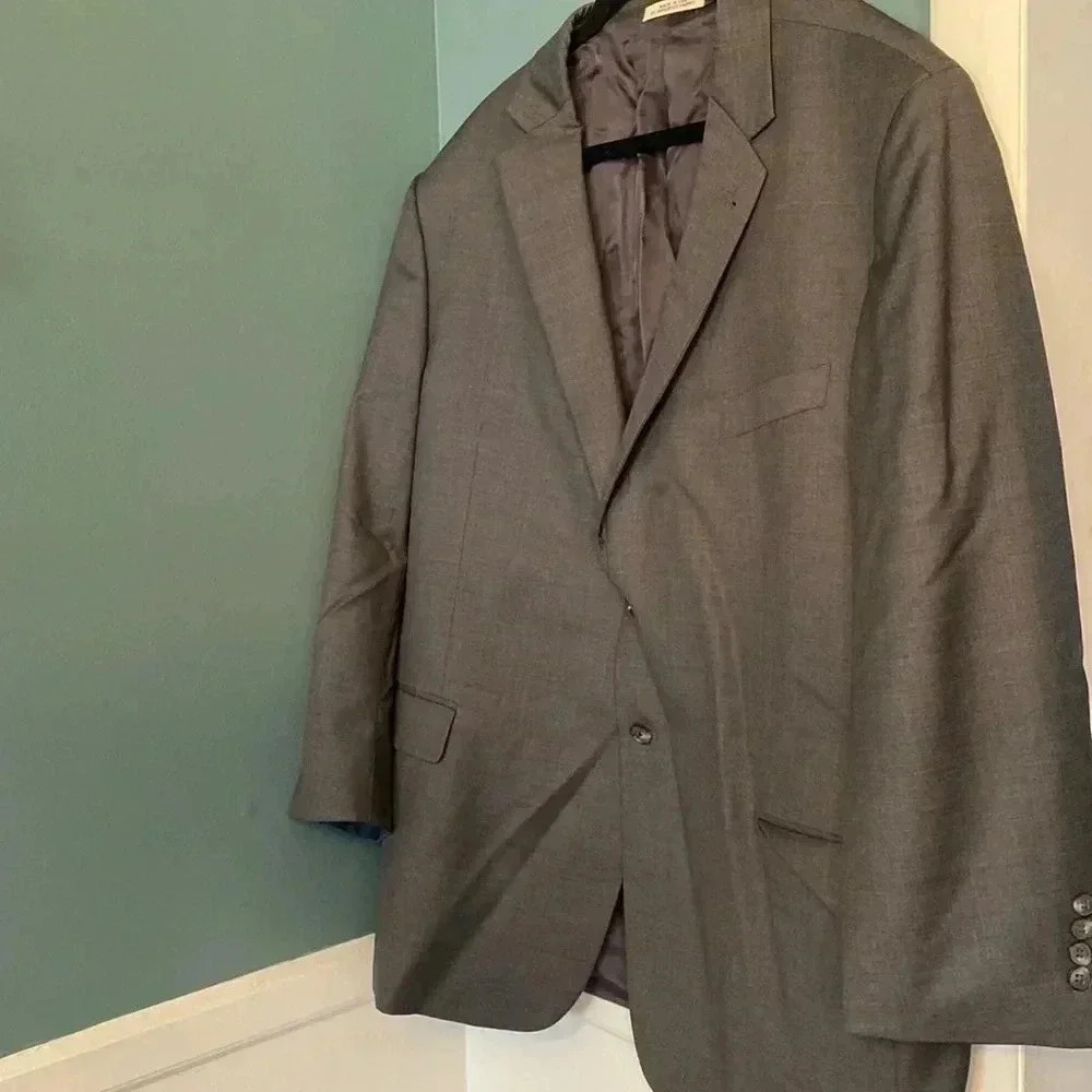 Joseph Abboud mens gray blazer - 52R - 100% wool - 2 button closure